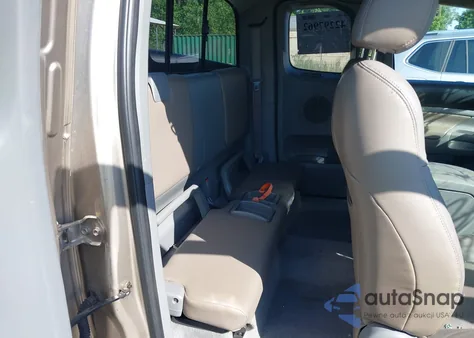 2005 Toyota Tacoma Prerunner V6 z USA, uszkodzony, nr VIN 5TETU62N35Z025107